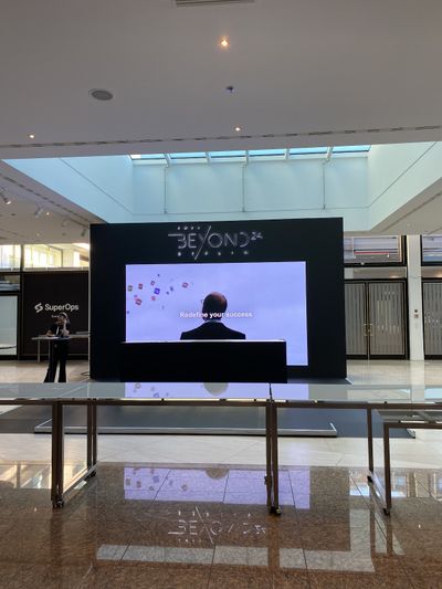 Aufbauhelfer – Attraktionen