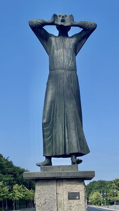 Auferstehender – Attraktionen