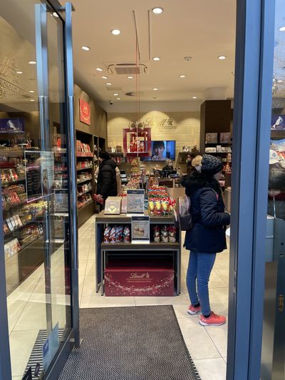 Lindt – Shops & Stores